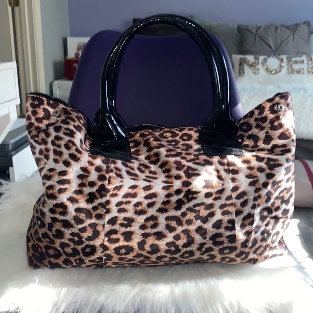 Leopard print bag